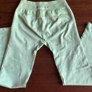 Size medium Alphalete leggings